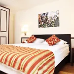 - Kieselgasse 4*