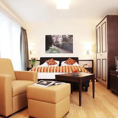 - Kieselgasse Aparthotel 3*