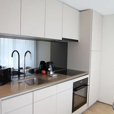 - Kieselgasse 4*